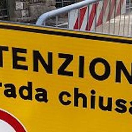 strada chiusa cartello
